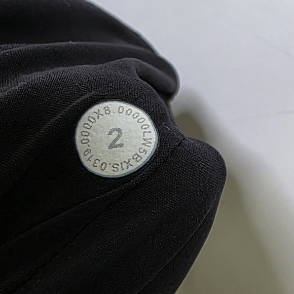 Lululemon Noir Wideleg pants with tie on the waist - Picture 9 of 11